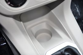 2014款东风雪铁龙爱丽舍1.6L手动型