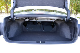 与“标杆”比高