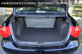 与“标杆”比高