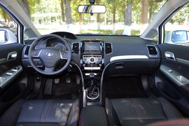 与“标杆”比高