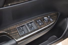 2014款雅阁2.4EXN豪华导航版实拍