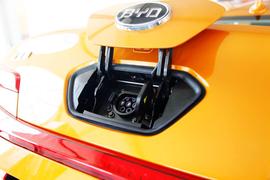 2014款比亚迪秦试驾