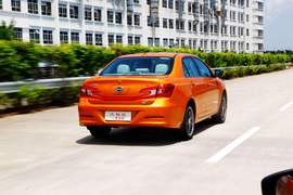 2014款比亚迪秦试驾