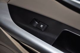 2013款北京绅宝2.0T舒适版