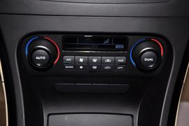 2013款北京绅宝2.0T舒适版