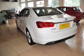 2013款北京绅宝2.0T舒适版