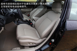 静态体验2013款1.8L自动尊贵型新奔腾B50