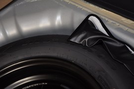2013款日产骊威1.6XE