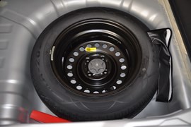 2013款日产骊威1.6XE