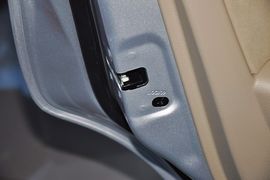 2013款日产骊威1.6XE