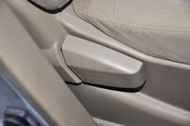 2013款日产骊威1.6XE