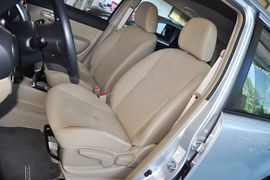 2013款日产骊威1.6XE