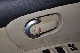 2013款日产骊威1.6XE