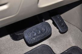 2013款日产骊威1.6XE