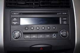 2013款日产骊威1.6XE