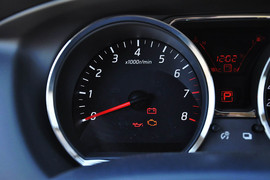 2013款日产骊威1.6XE
