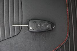 2017款福特福克斯两厢