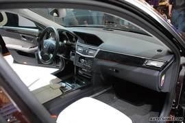 奔驰E300