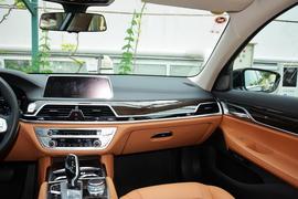 2017款宝马730Li