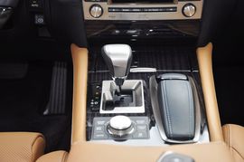 2014款雷克萨斯LS600hL