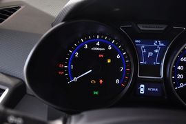 2012款现代飞思1.6T自动旗舰版