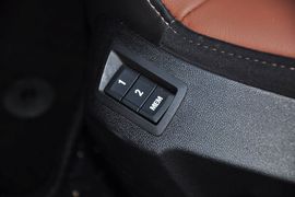 2014款别克全新君威2.4SIDI手自一体型到店实拍