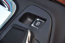 2014款别克全新君威2.4SIDI手自一体型到店实拍