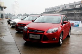 2013款福特两厢福克斯2.0L赛道试驾