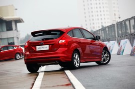 2013款福特两厢福克斯2.0L赛道试驾