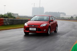 2013款福特两厢福克斯2.0L赛道试驾