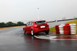 2013款福特两厢福克斯2.0L赛道试驾