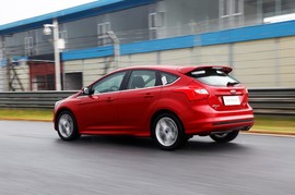 2013款福特两厢福克斯2.0L赛道试驾
