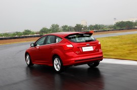 2013款福特两厢福克斯2.0L赛道试驾