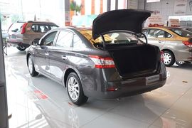 2012款日产轩逸1.6XL