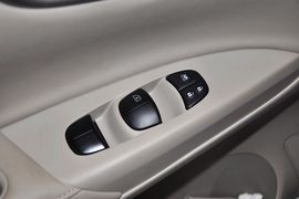 2012款日产轩逸1.6XL