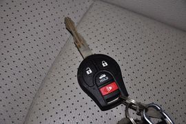 2012款日产轩逸1.6XL