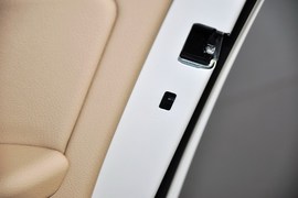 2013款华晨宝马316i进取型