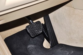 2013款华晨宝马316i进取型