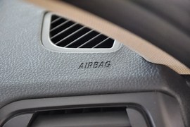 2013款华晨宝马316i进取型