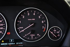 2013款华晨宝马316i进取型