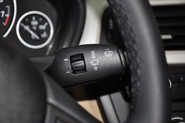 2013款华晨宝马316i进取型