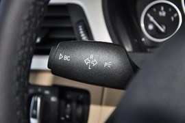 2013款华晨宝马316i进取型