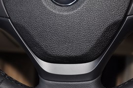 2013款华晨宝马316i进取型