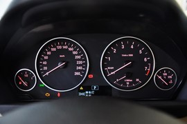 2013款华晨宝马316i进取型