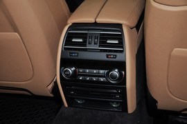 2013款宝马740Li