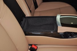 2013款宝马740Li