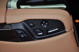 2013款宝马740Li