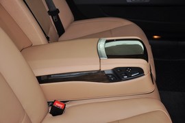 2013款宝马740Li