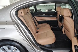2013款宝马740Li