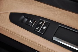 2013款宝马740Li